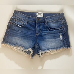 Mudd FLX stretch distressed denim cutoff lace hem shorts size 3 juniors